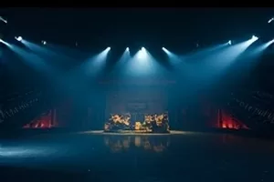 《晚风邮局》封面，绿色邮筒立在黄昏的街角
